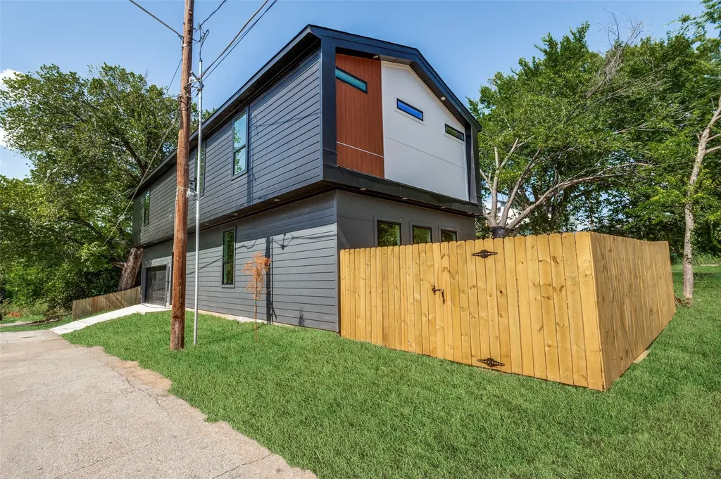 524 Tama Street Dallas TX 75203