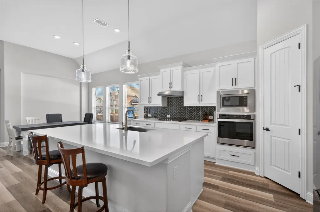 1700 Hamlet Drive Fort Worth TX 76052