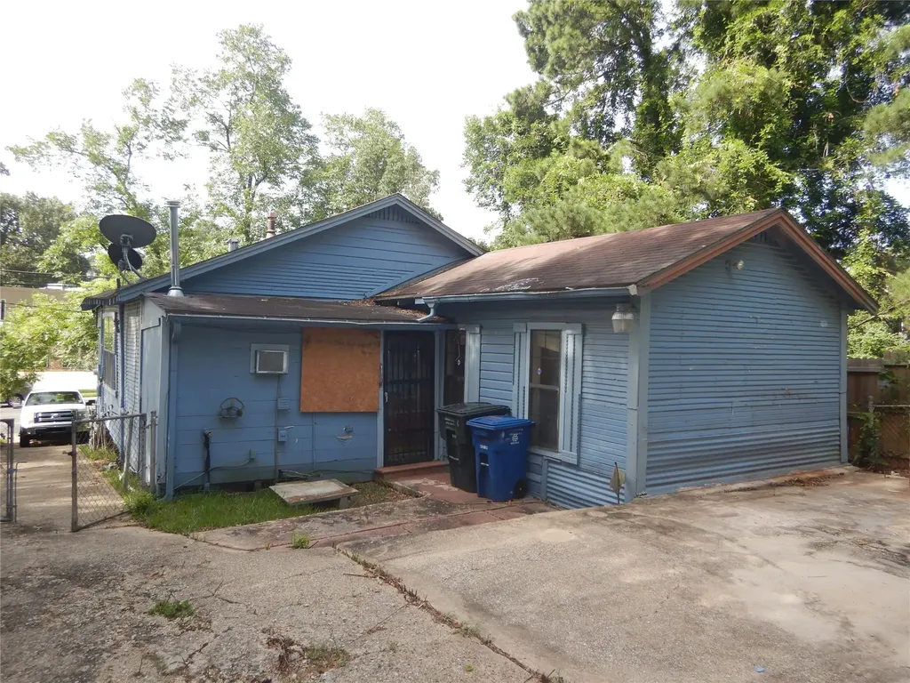815 E 70th Street Shreveport LA 71106