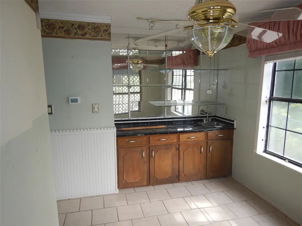 815 E 70th Street Shreveport LA 71106
