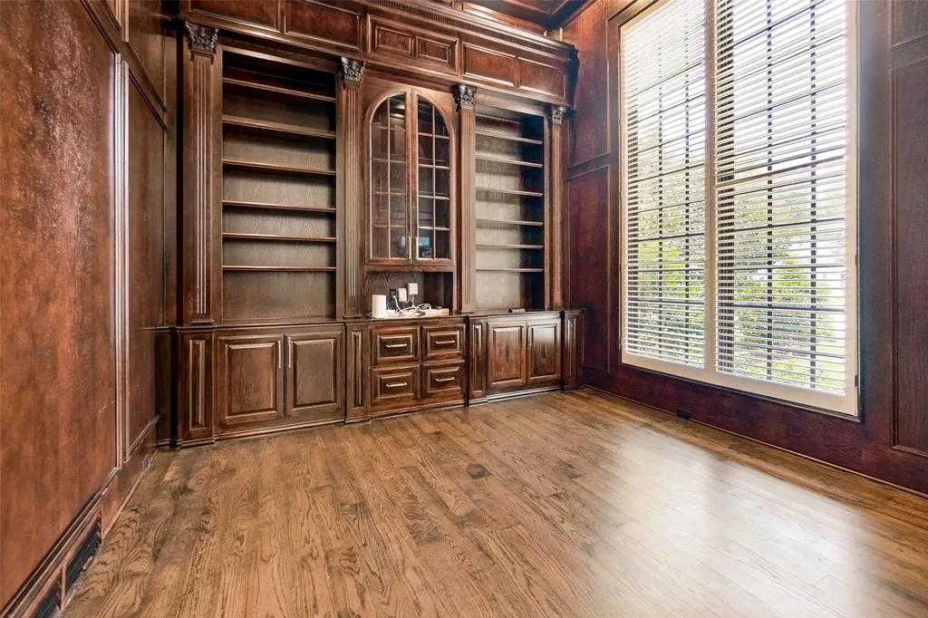 6022 Waggoner Drive Dallas TX 75230