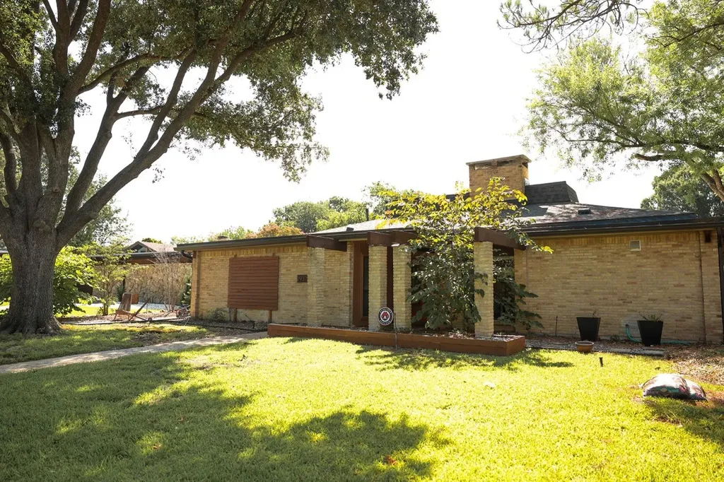 2937 Forest Hills Lane Richardson TX 75080