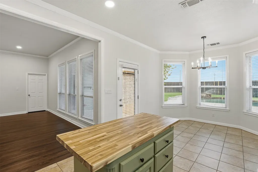 1404 Chaucer Drive Cleburne TX 76033