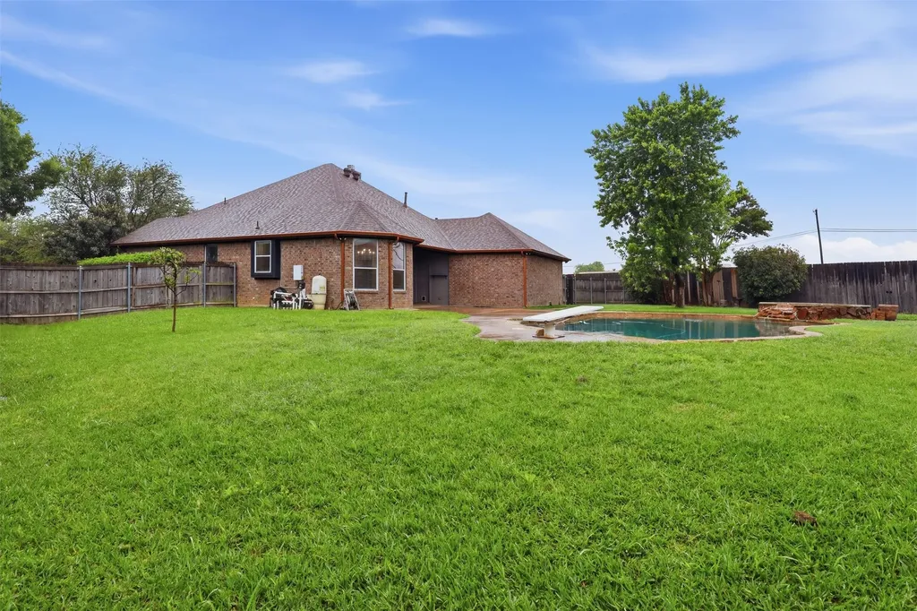 1404 Chaucer Drive Cleburne TX 76033