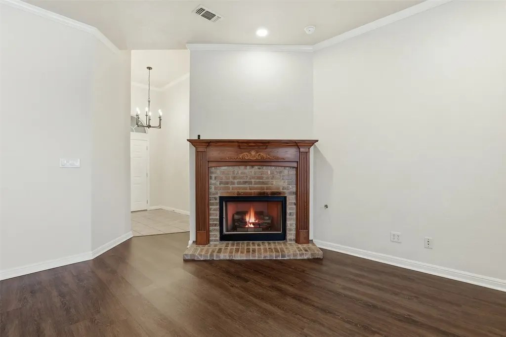 1404 Chaucer Drive Cleburne TX 76033
