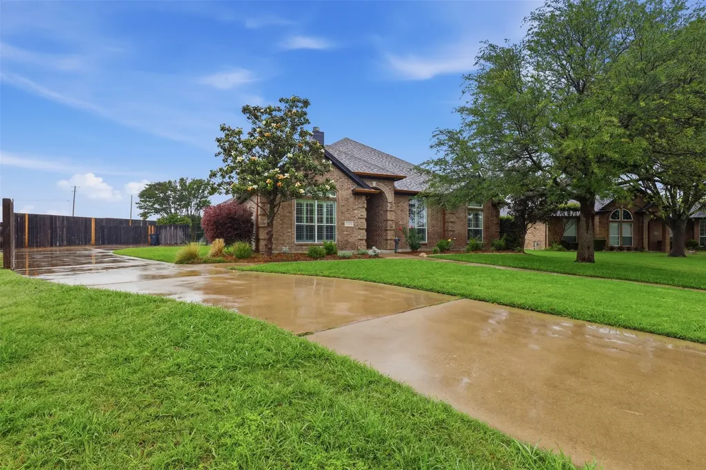 1404 Chaucer Drive Cleburne TX 76033