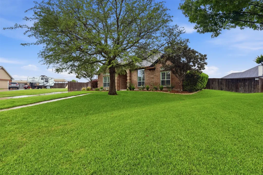 1404 Chaucer Drive Cleburne TX 76033