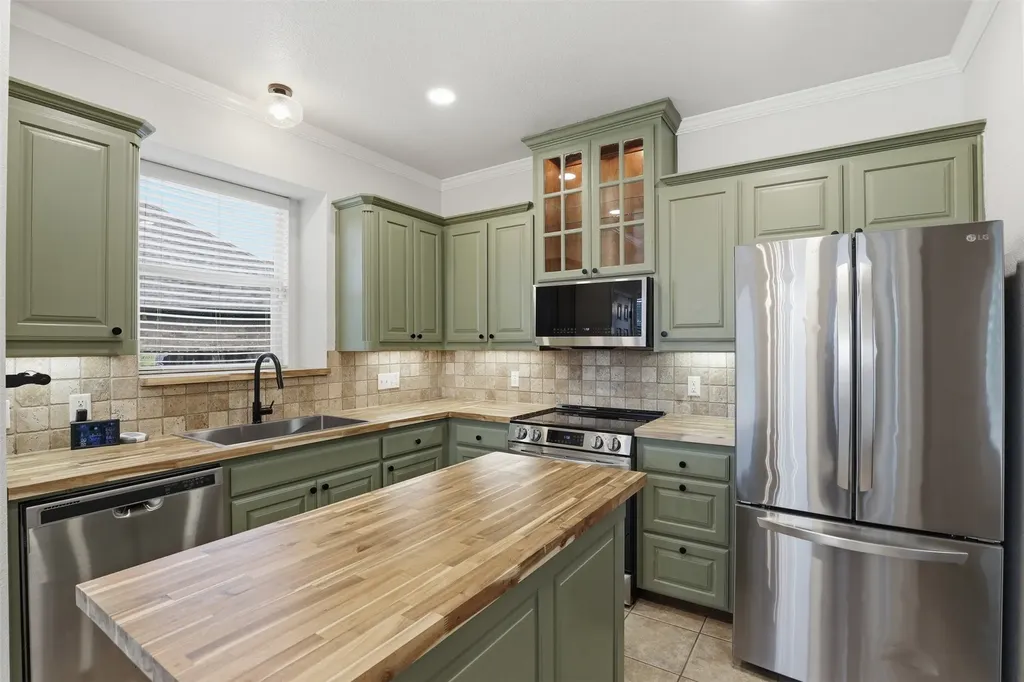 1404 Chaucer Drive Cleburne TX 76033