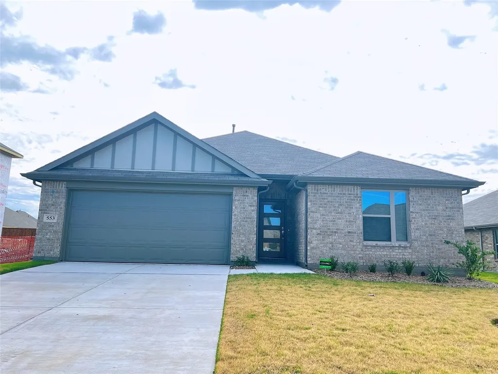 553 Meadow Run Drive Van Alstyne TX 75495