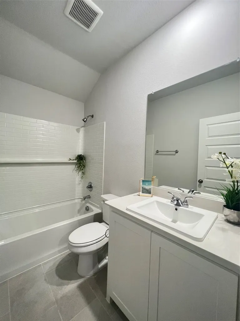553 Meadow Run Drive Van Alstyne TX 75495