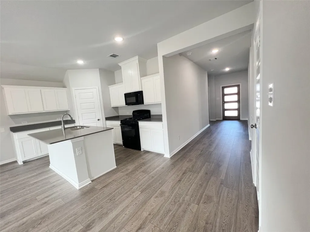 553 Meadow Run Drive Van Alstyne TX 75495