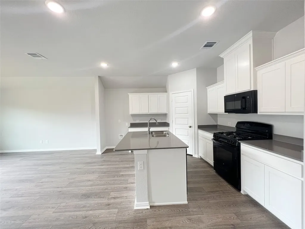 553 Meadow Run Drive Van Alstyne TX 75495