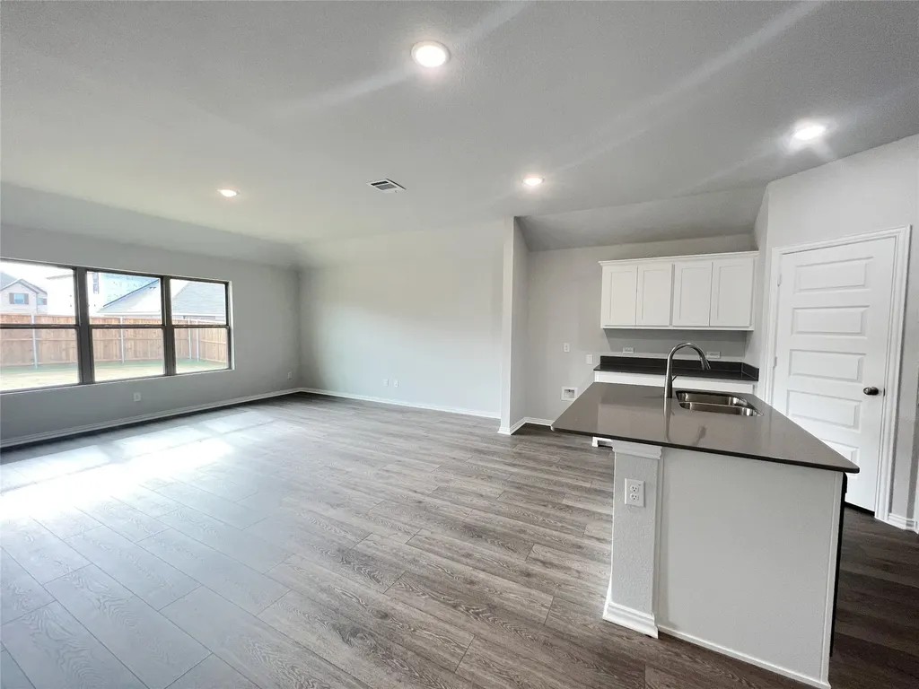 553 Meadow Run Drive Van Alstyne TX 75495