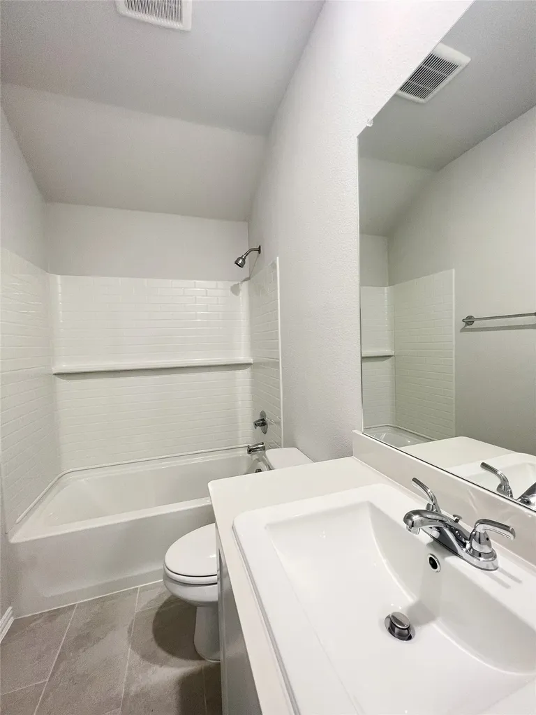 553 Meadow Run Drive Van Alstyne TX 75495