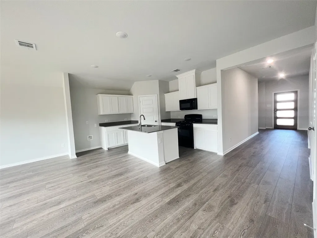 553 Meadow Run Drive Van Alstyne TX 75495