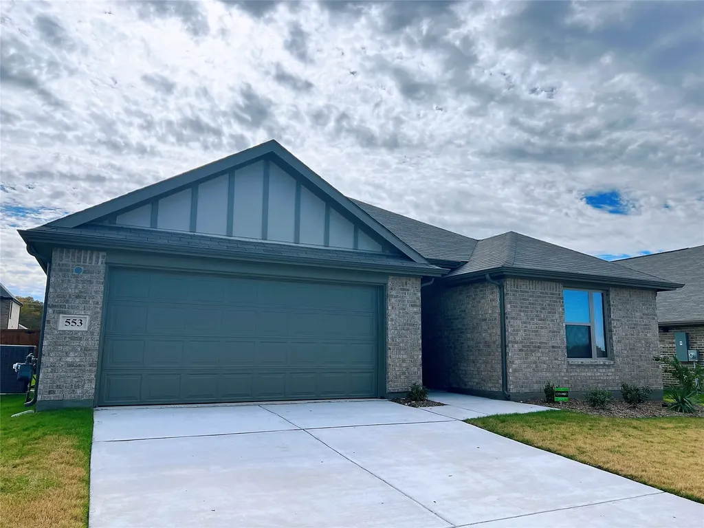 553 Meadow Run Drive Van Alstyne TX 75495