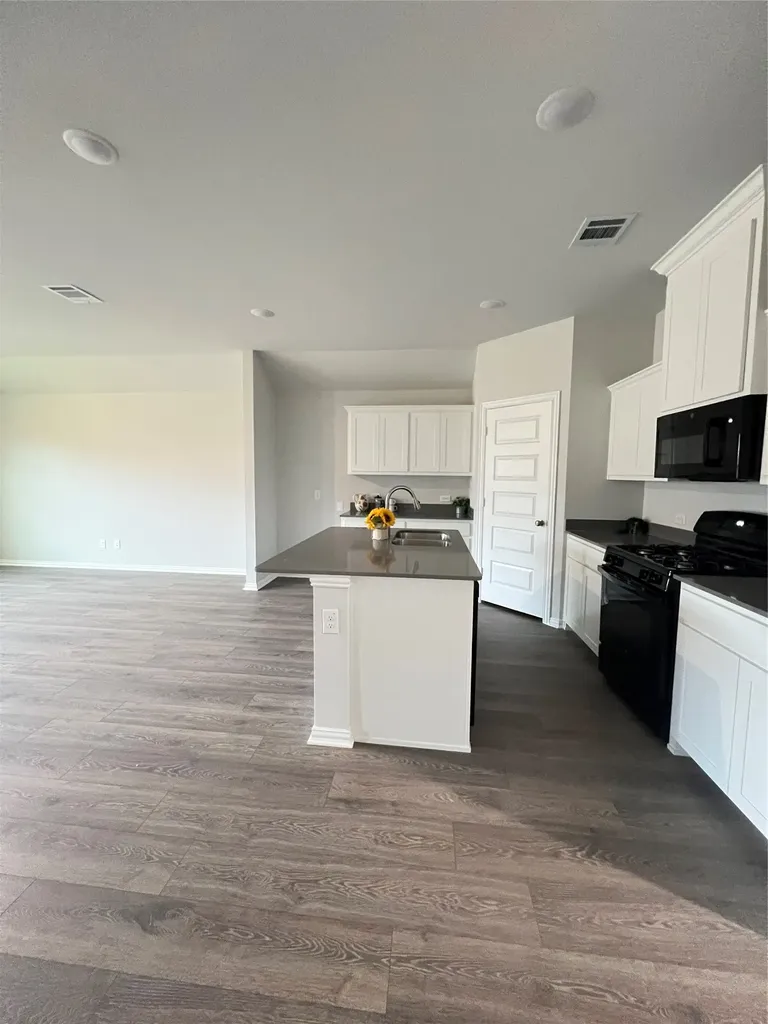 553 Meadow Run Drive Van Alstyne TX 75495