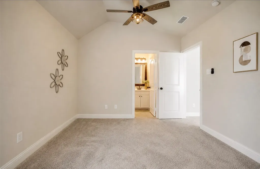 709 Auburn Court Savannah TX 76227