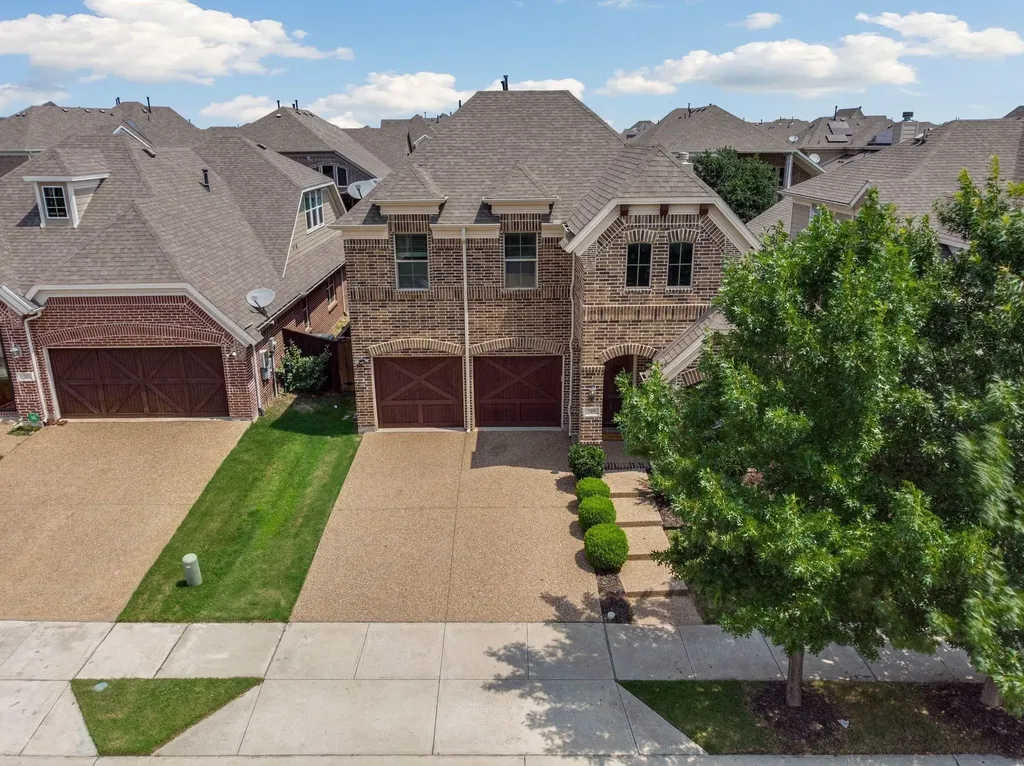 709 Auburn Court Savannah TX 76227