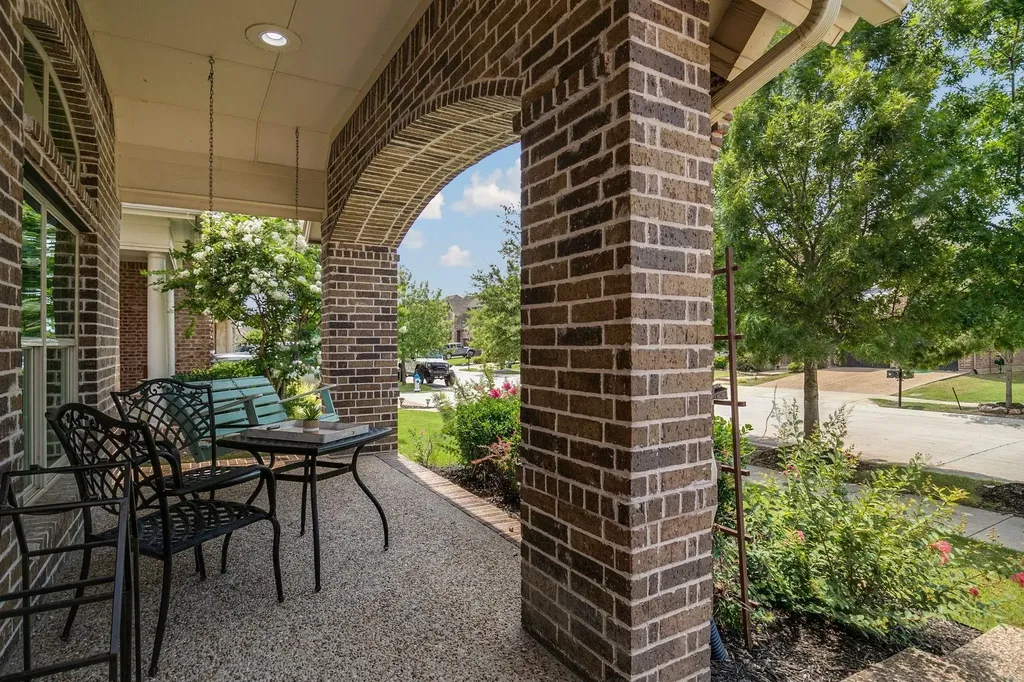 709 Auburn Court Savannah TX 76227