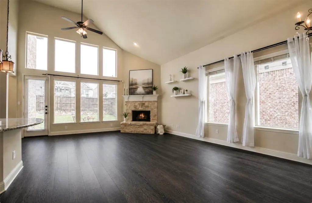 709 Auburn Court Savannah TX 76227