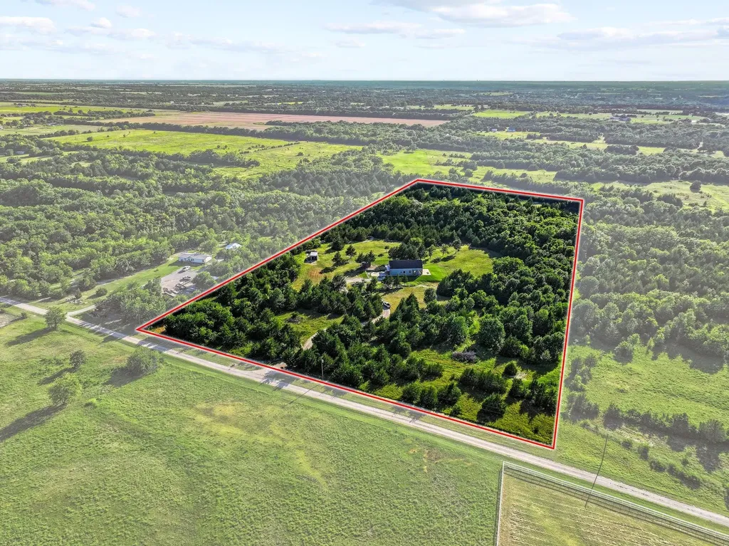 511 County Road 4264 Leonard TX 75452