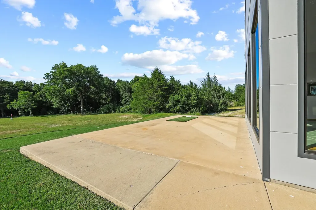 511 County Road 4264 Leonard TX 75452