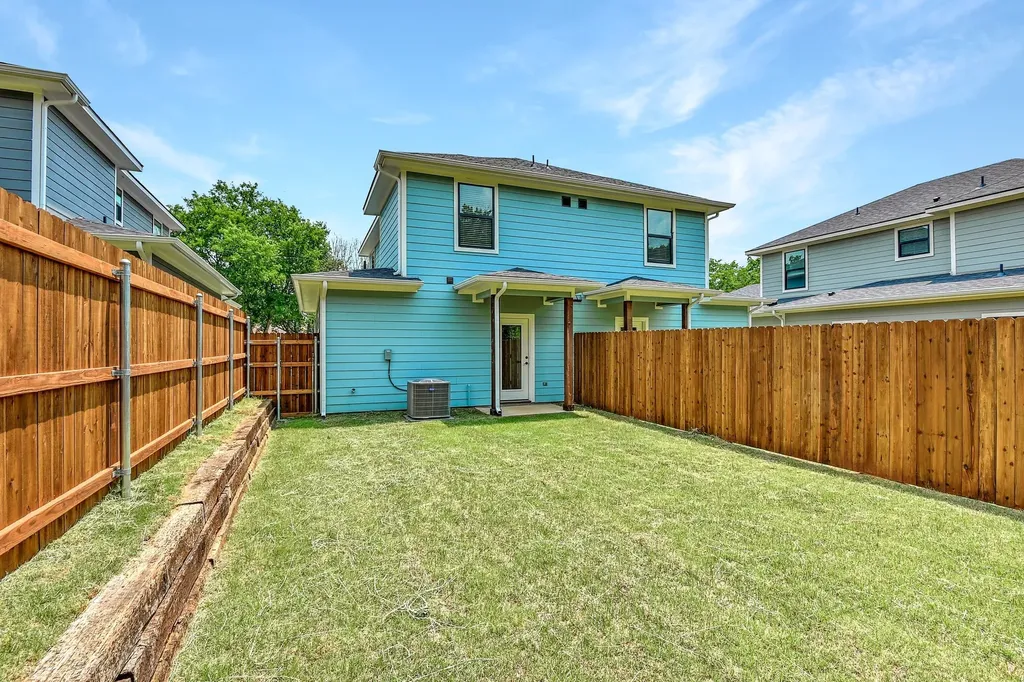 1323 S 5th Avenue Denison TX 75021