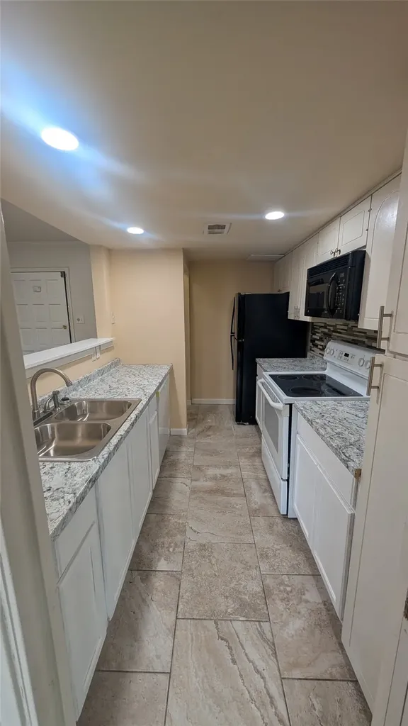 556 E Avenue J Grand Prairie TX 75050