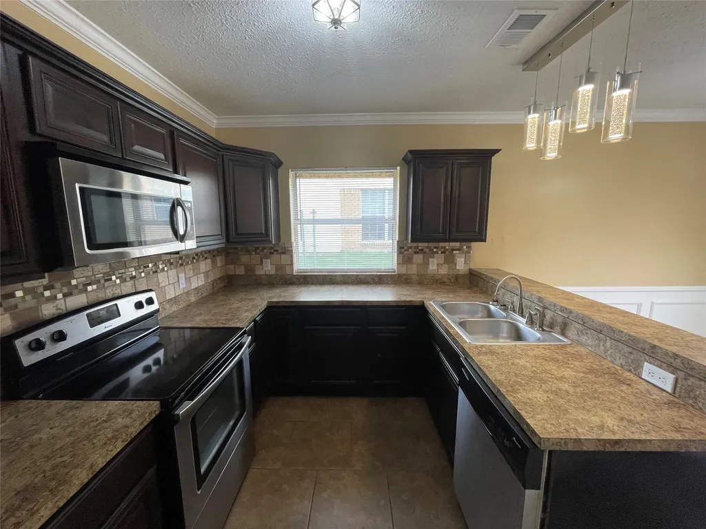 2224 Forestbrook Drive Garland TX 75040