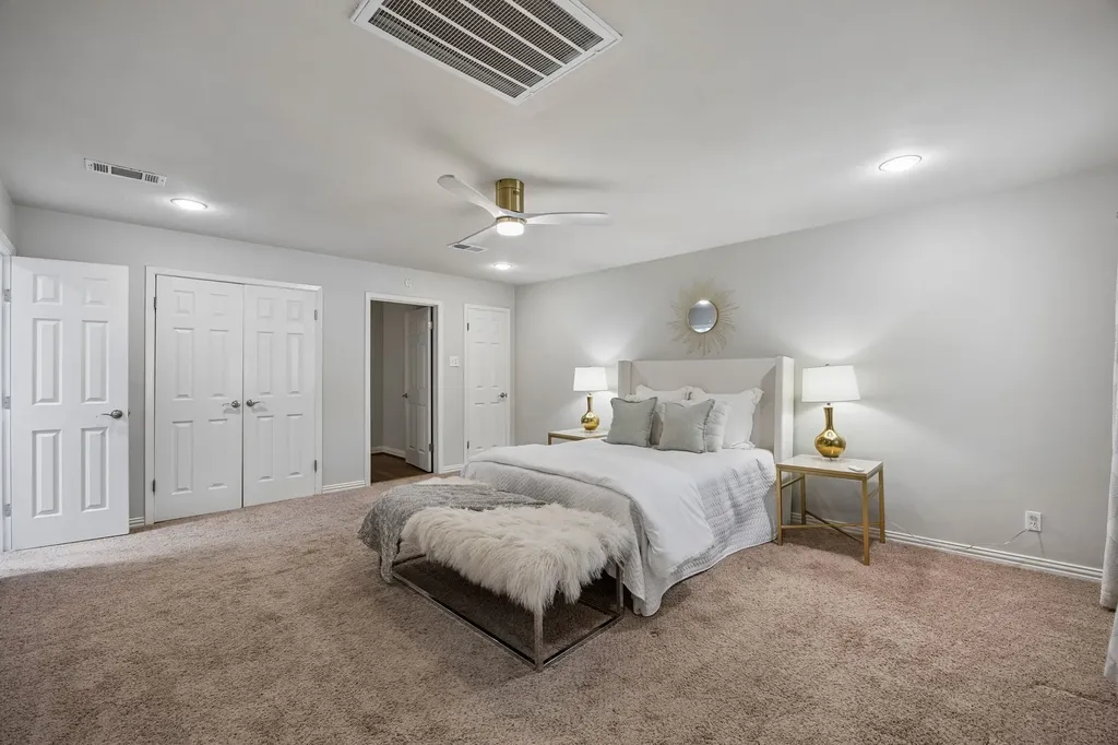 9605 Crestedge Drive Dallas TX 75238
