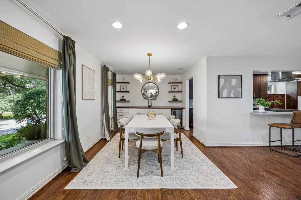 9605 Crestedge Drive Dallas TX 75238