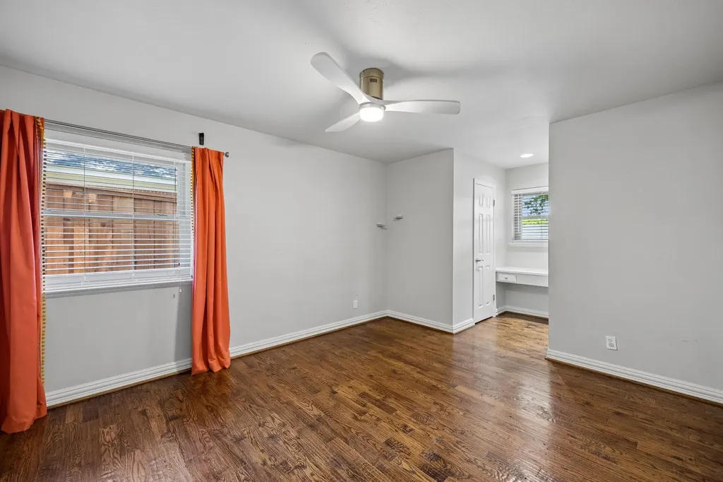 9605 Crestedge Drive Dallas TX 75238
