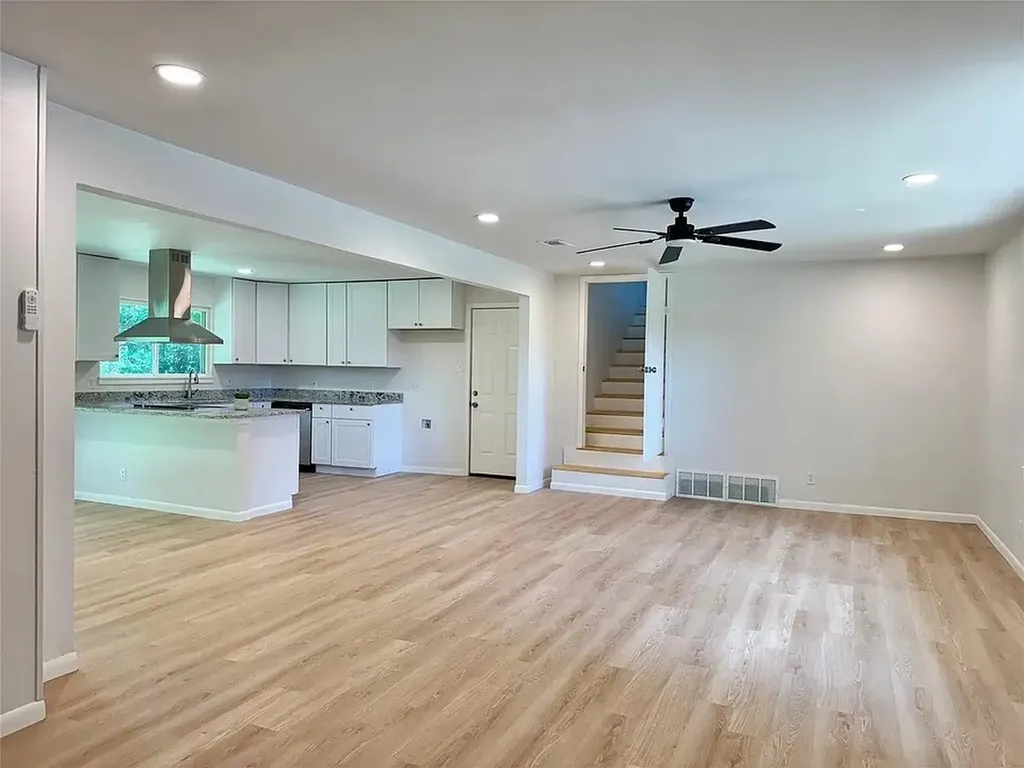 1421 S Scullin Avenue Denison TX 75020