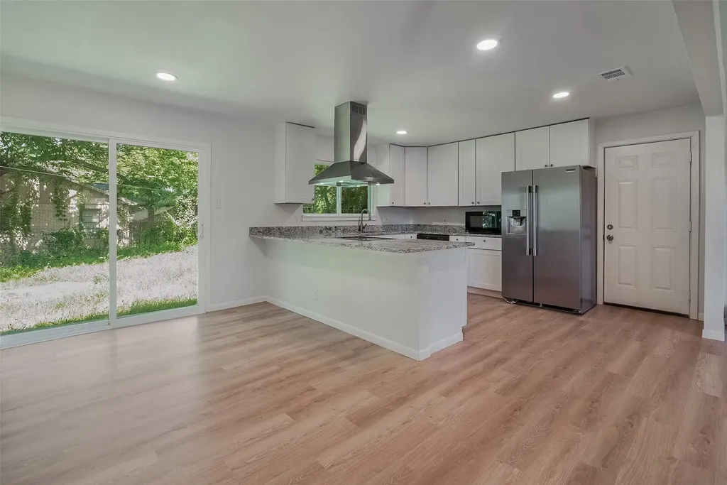 1421 S Scullin Avenue Denison TX 75020