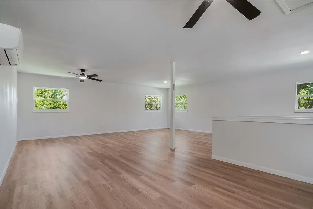 1421 S Scullin Avenue Denison TX 75020