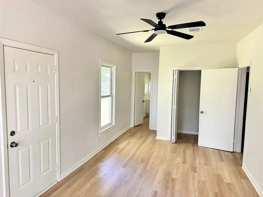 1421 S Scullin Avenue Denison TX 75020