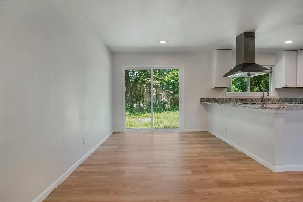 1421 S Scullin Avenue Denison TX 75020