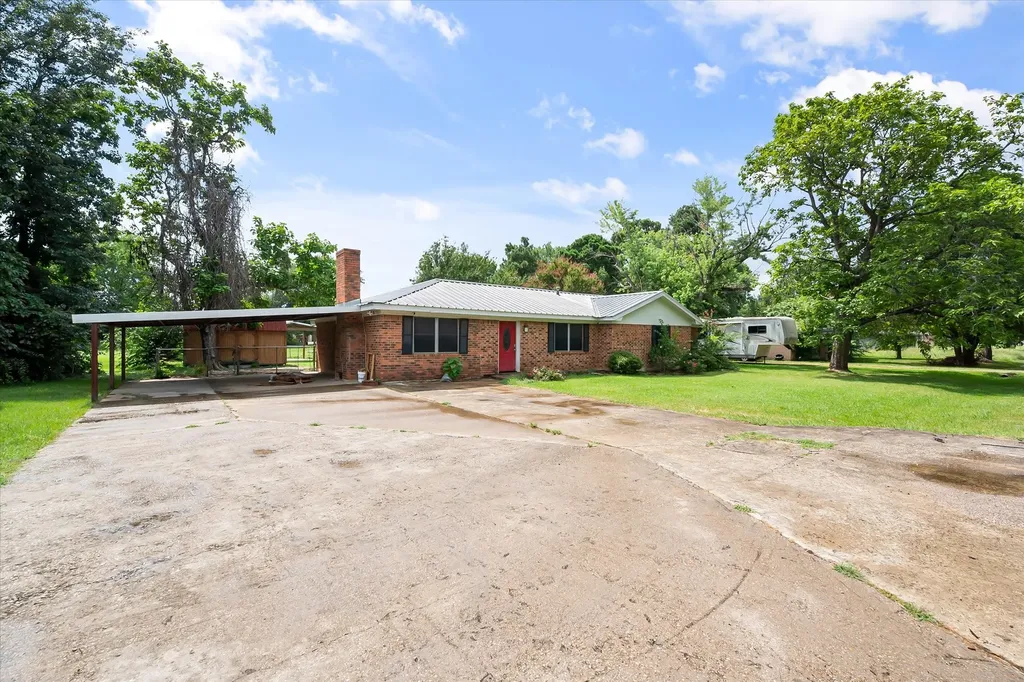 701 Kelly Street Fairfield TX 75840