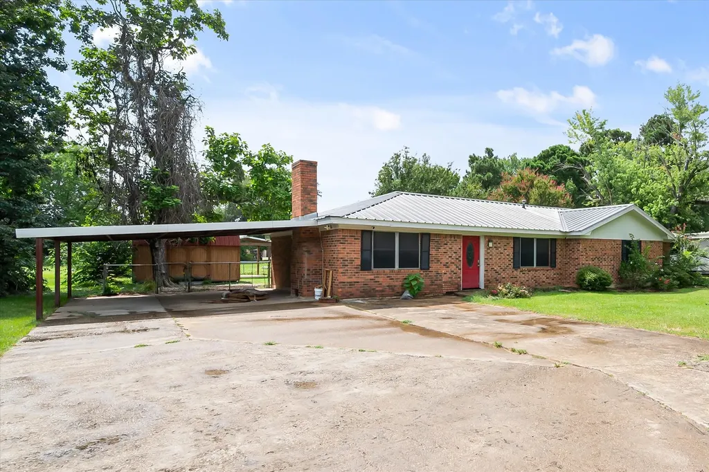 701 Kelly Street Fairfield TX 75840