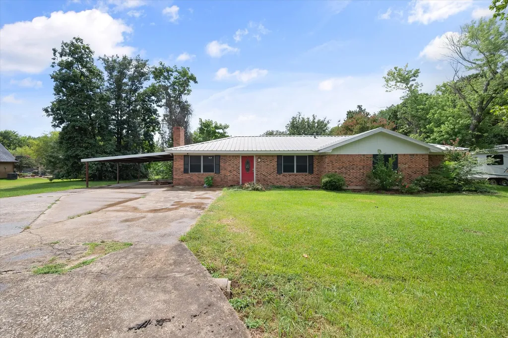 701 Kelly Street Fairfield TX 75840