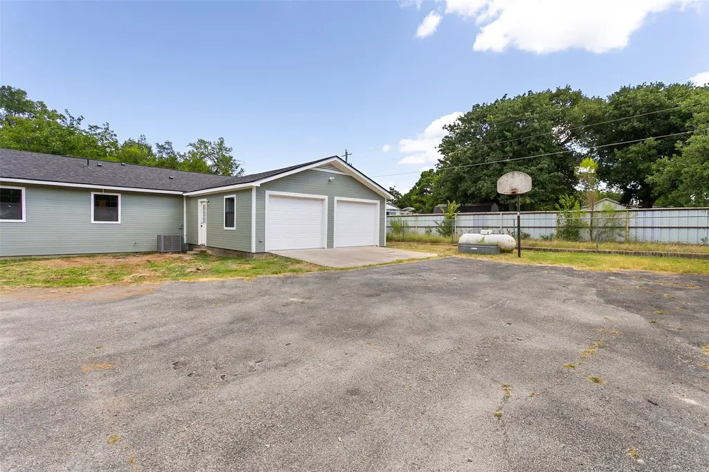 1346 S Reno Road Reno TX 76082
