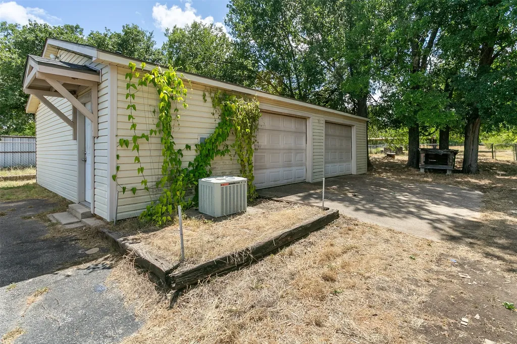 1346 S Reno Road Reno TX 76082