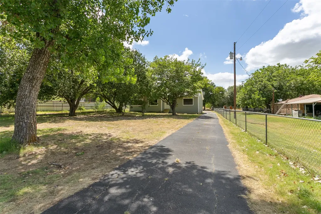 1346 S Reno Road Reno TX 76082