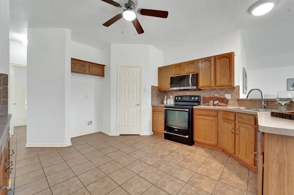 8210 Sailors Street Rowlett TX 75089