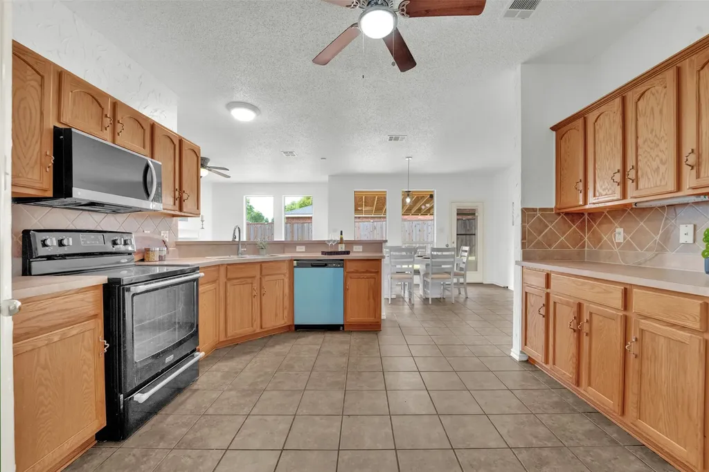 8210 Sailors Street Rowlett TX 75089