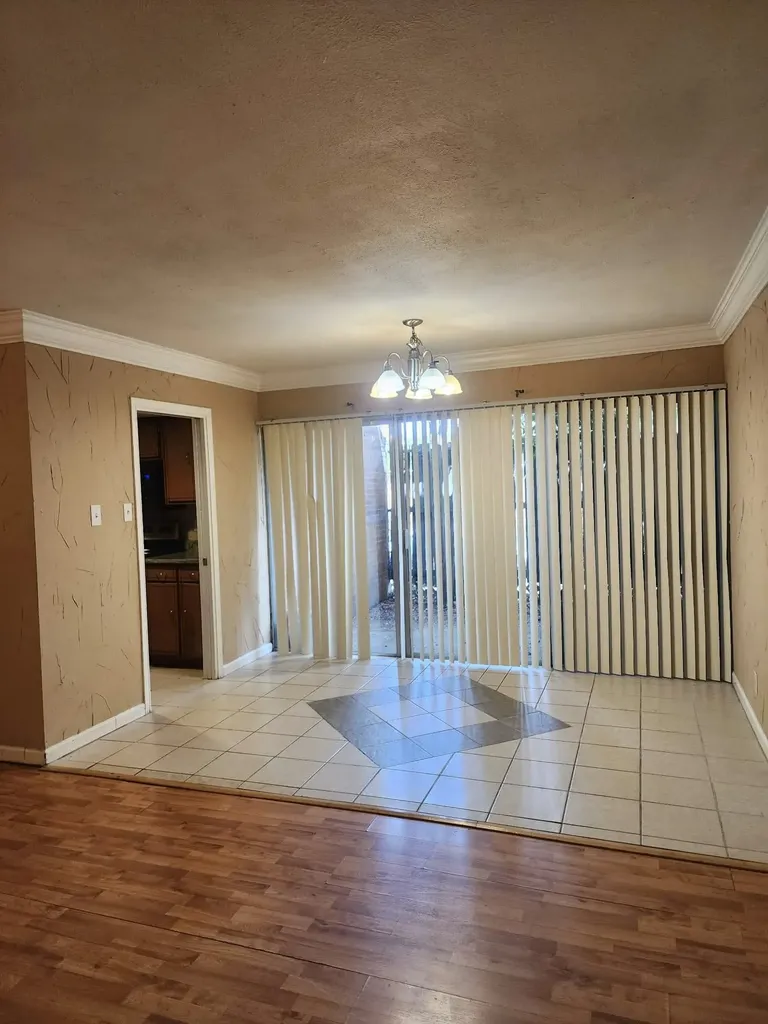 558 E Avenue J Grand Prairie TX 75050