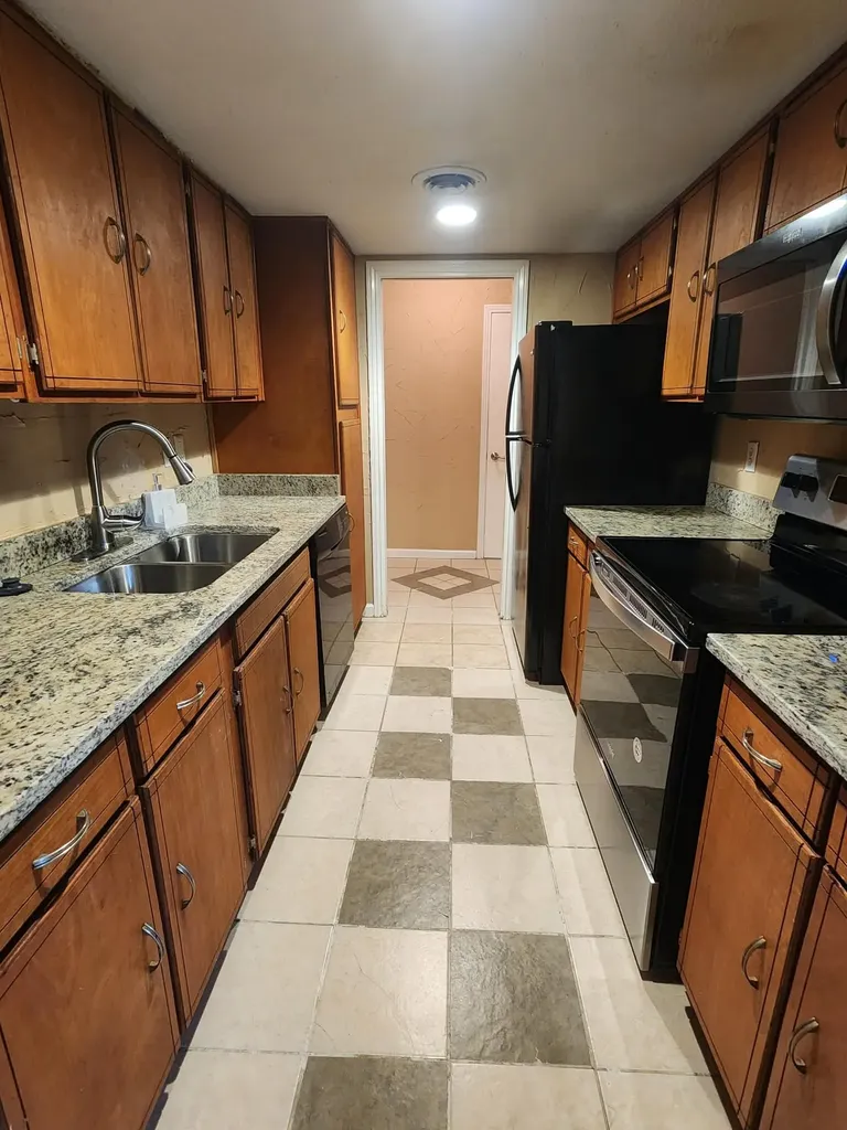 558 E Avenue J Grand Prairie TX 75050