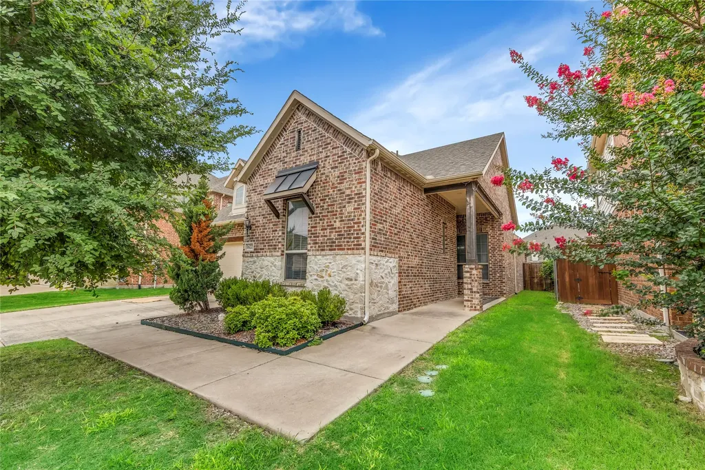 1622 Grove Park Place Garland TX 75040
