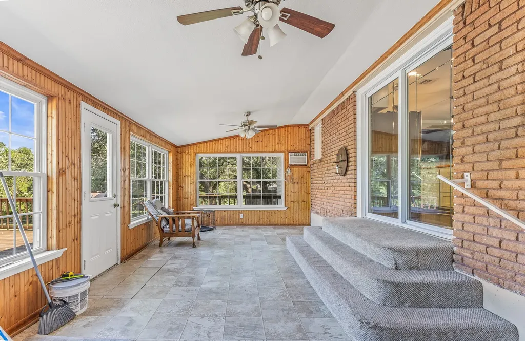 1305 S Old Temple Road Lorena TX 76655